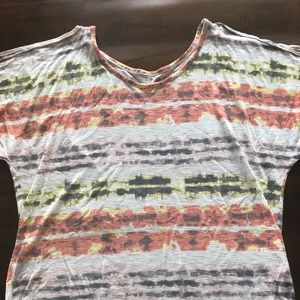 Juniors xl shoulder showing shirt